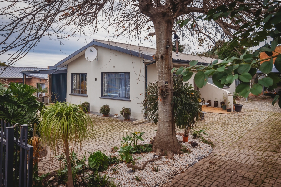 3 Bedroom Property for Sale in Denneoord Western Cape